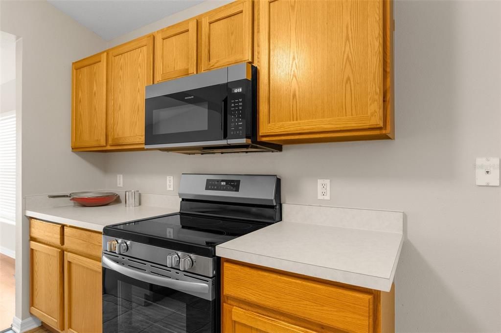 For Rent: $2,250 (3 beds, 2 baths, 1874 Square Feet)