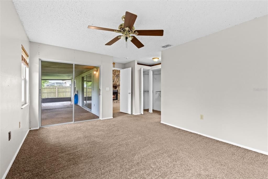 For Rent: $2,095 (3 beds, 2 baths, 1413 Square Feet)