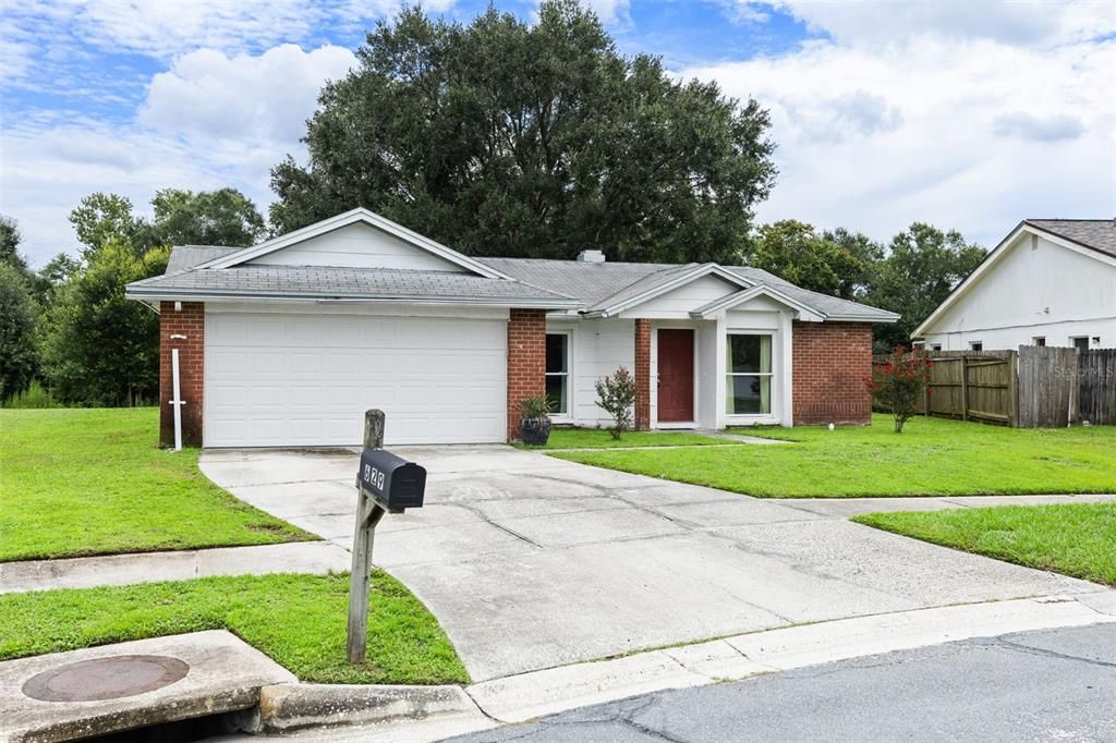 For Rent: $2,095 (3 beds, 2 baths, 1413 Square Feet)