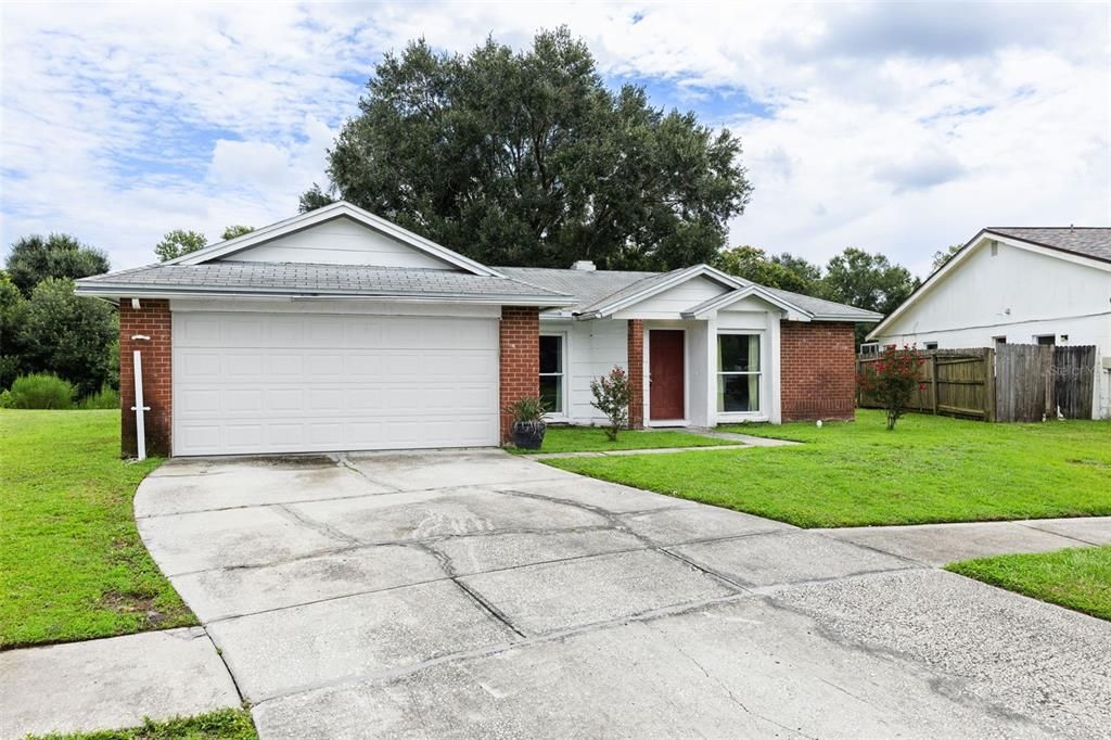 For Rent: $2,095 (3 beds, 2 baths, 1413 Square Feet)
