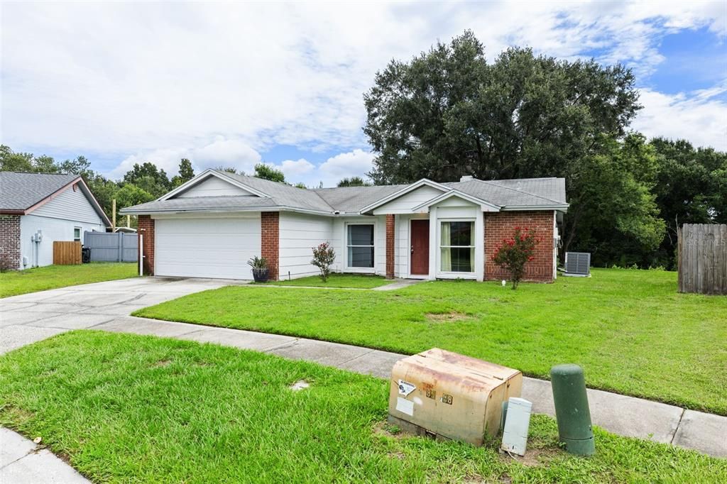 For Rent: $2,095 (3 beds, 2 baths, 1413 Square Feet)