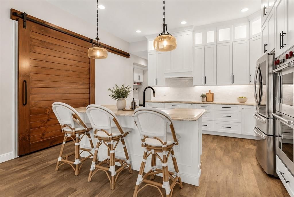 En Venta: $574,000 (3 camas, 2 baños, 2278 Pies cuadrados)