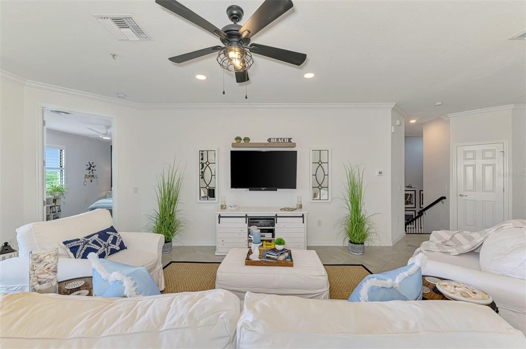 For Sale: $399,000 (3 beds, 2 baths, 2284 Square Feet)