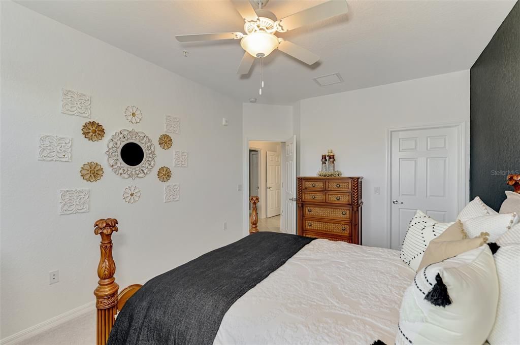 For Sale: $399,000 (3 beds, 2 baths, 2284 Square Feet)