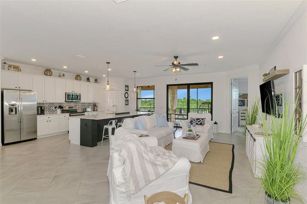 For Sale: $399,000 (3 beds, 2 baths, 2284 Square Feet)