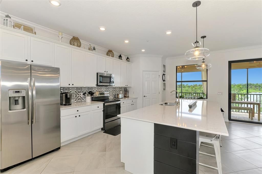 For Sale: $399,000 (3 beds, 2 baths, 2284 Square Feet)