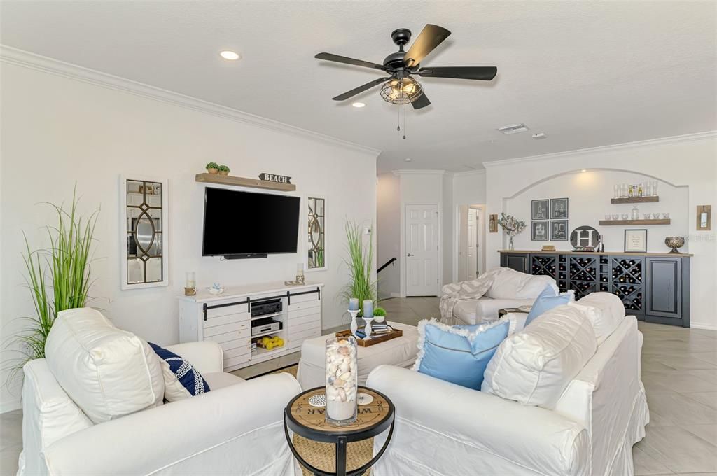 For Sale: $399,000 (3 beds, 2 baths, 2284 Square Feet)