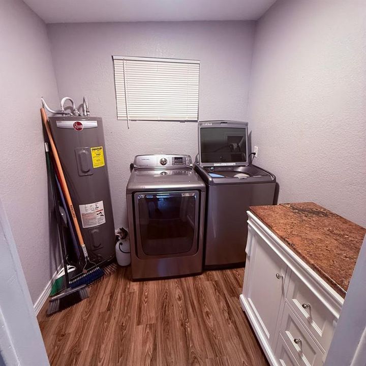 For Rent: $2,500 (3 beds, 2 baths, 1841 Square Feet)
