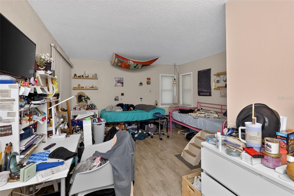 For Sale: $205,000 (2 beds, 2 baths, 1110 Square Feet)