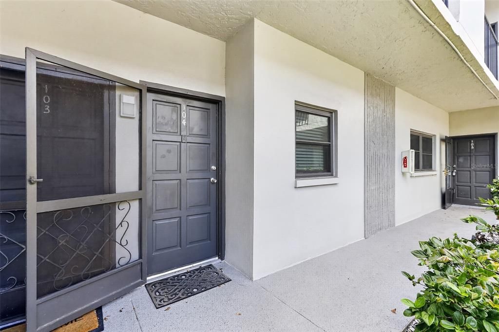 For Sale: $205,000 (2 beds, 2 baths, 1110 Square Feet)