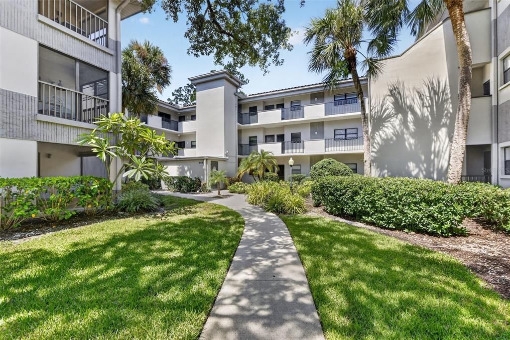 For Sale: $205,000 (2 beds, 2 baths, 1110 Square Feet)