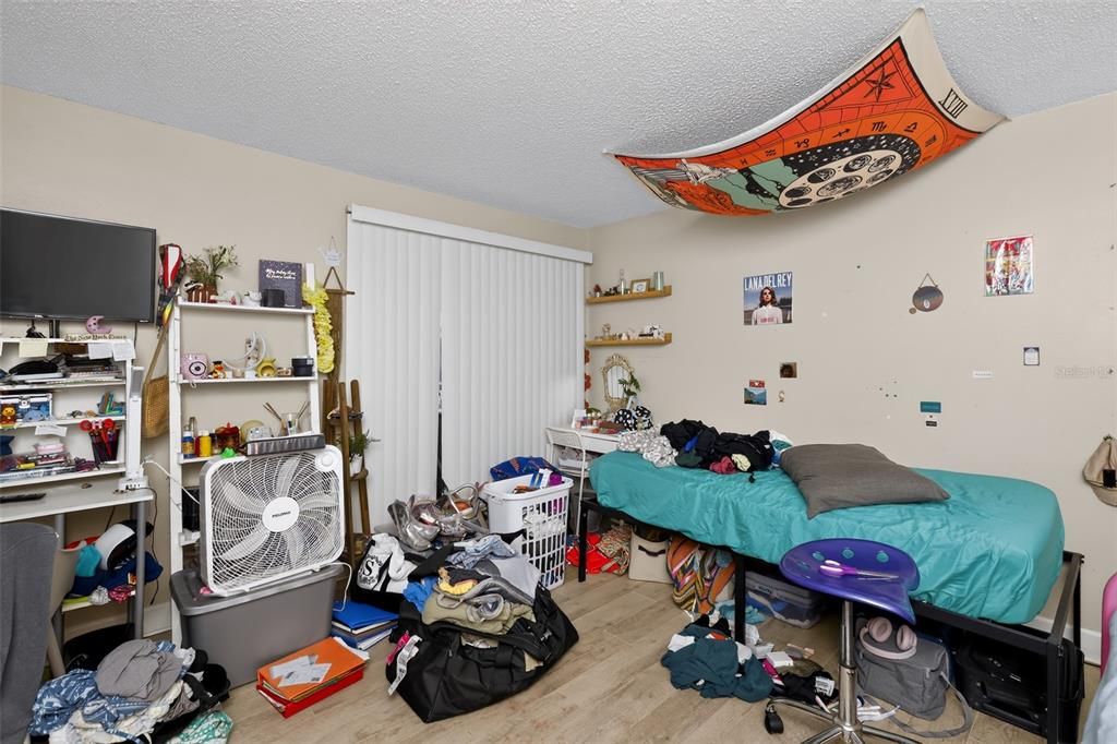 For Sale: $205,000 (2 beds, 2 baths, 1110 Square Feet)