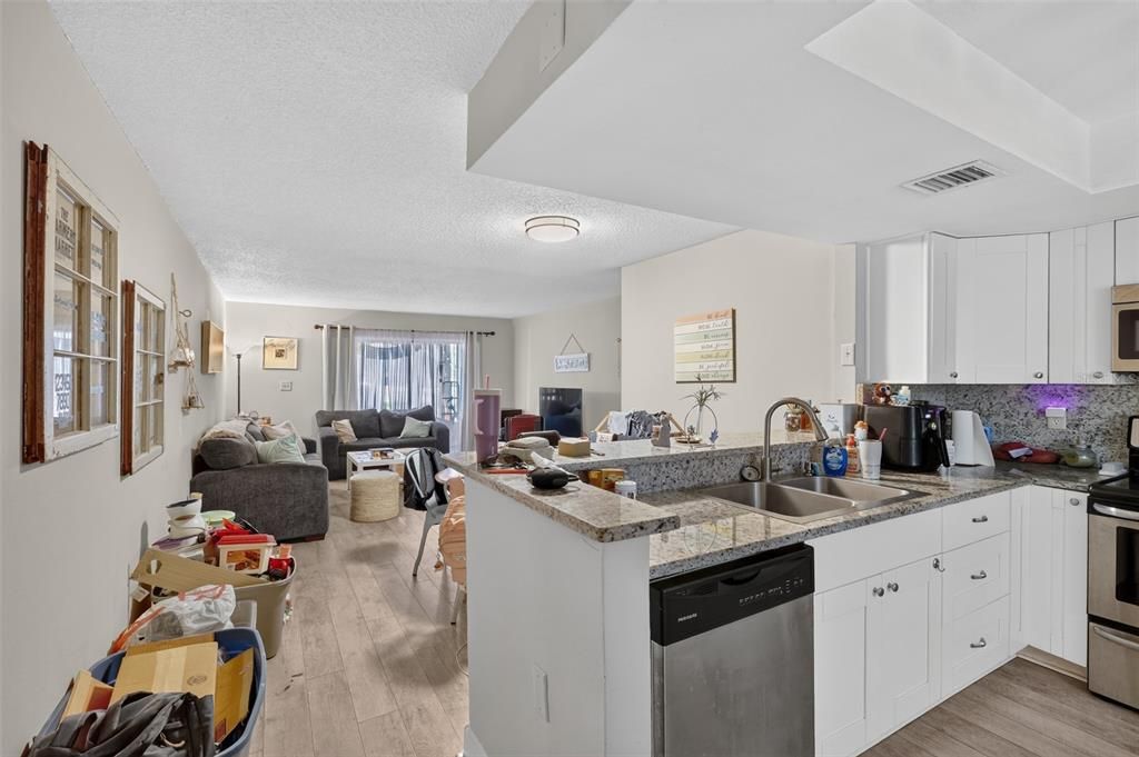 For Sale: $205,000 (2 beds, 2 baths, 1110 Square Feet)
