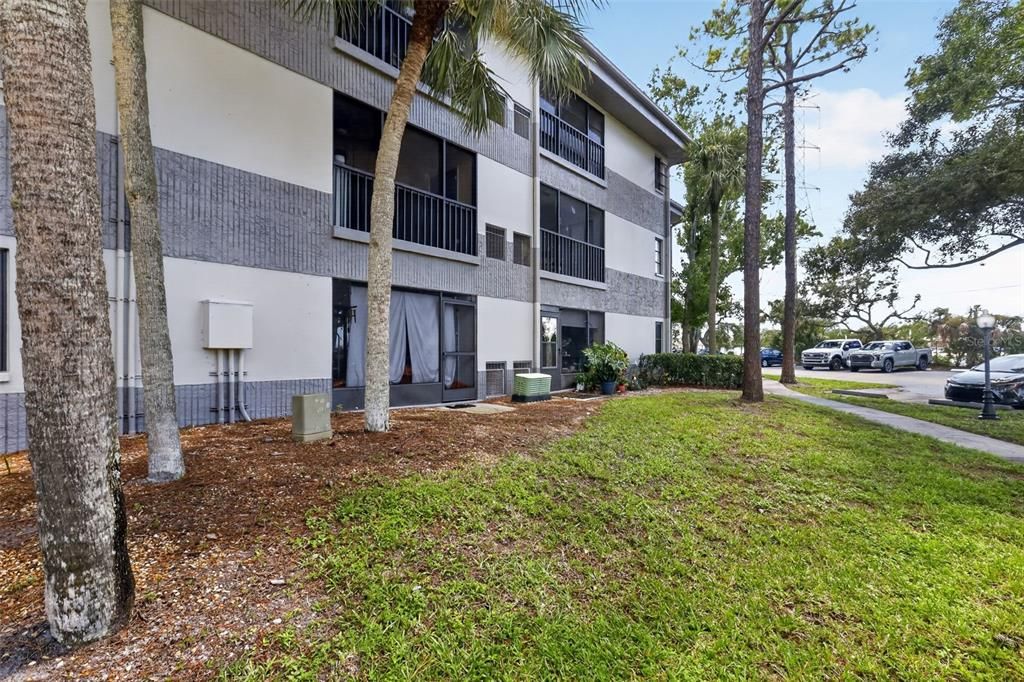 For Sale: $205,000 (2 beds, 2 baths, 1110 Square Feet)