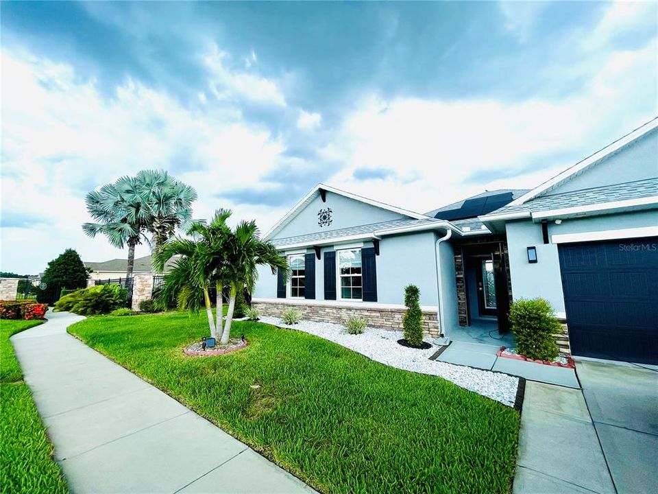 For Rent: $2,250 (4 beds, 2 baths, 2319 Square Feet)