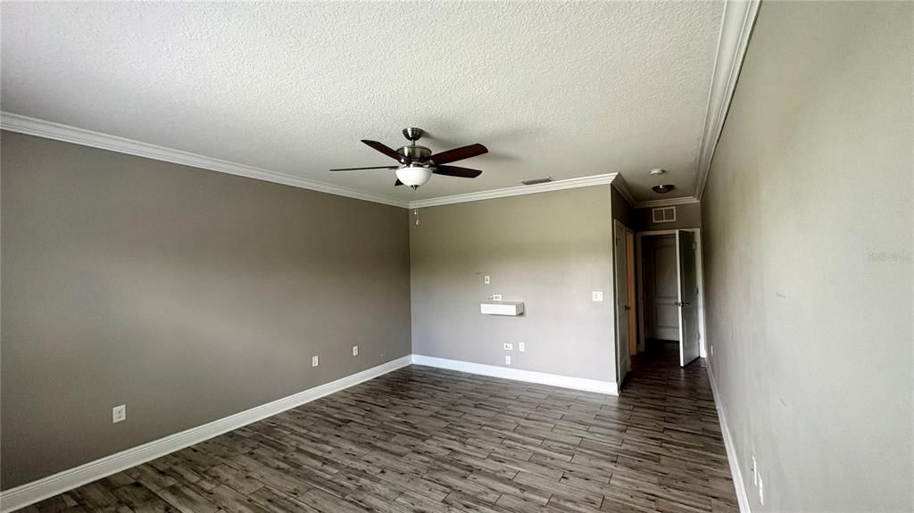 For Rent: $2,250 (4 beds, 2 baths, 2319 Square Feet)