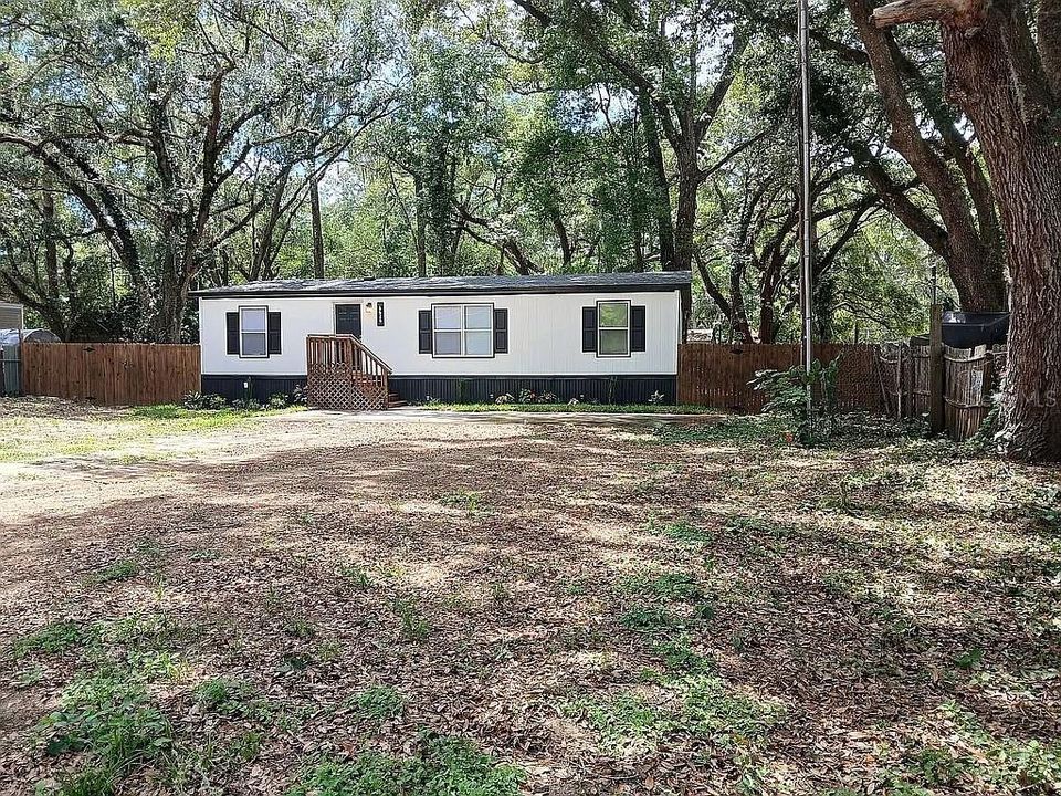For Sale: $199,995 (3 beds, 3 baths, 1344 Square Feet)
