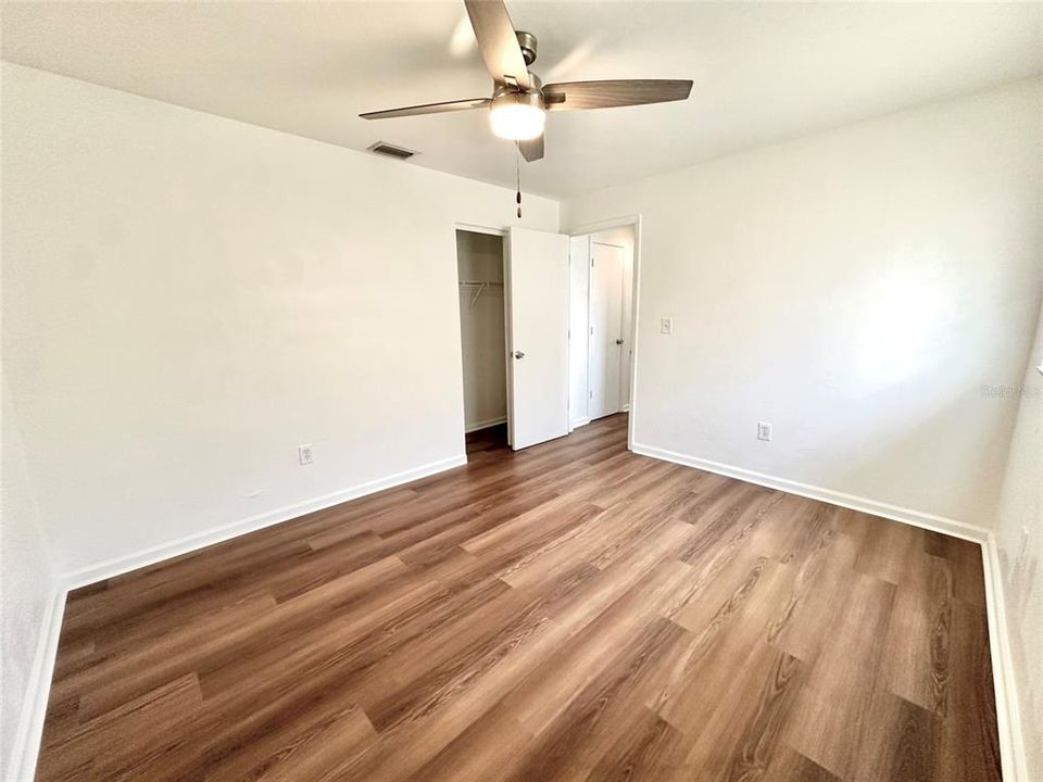 For Sale: $425,000 (6 beds, 0 baths, 2304 Square Feet)