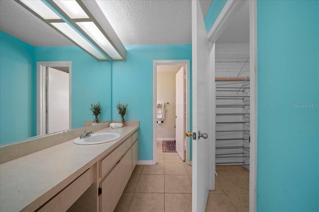 En Venta: $235,000 (3 camas, 2 baños, 1658 Pies cuadrados)