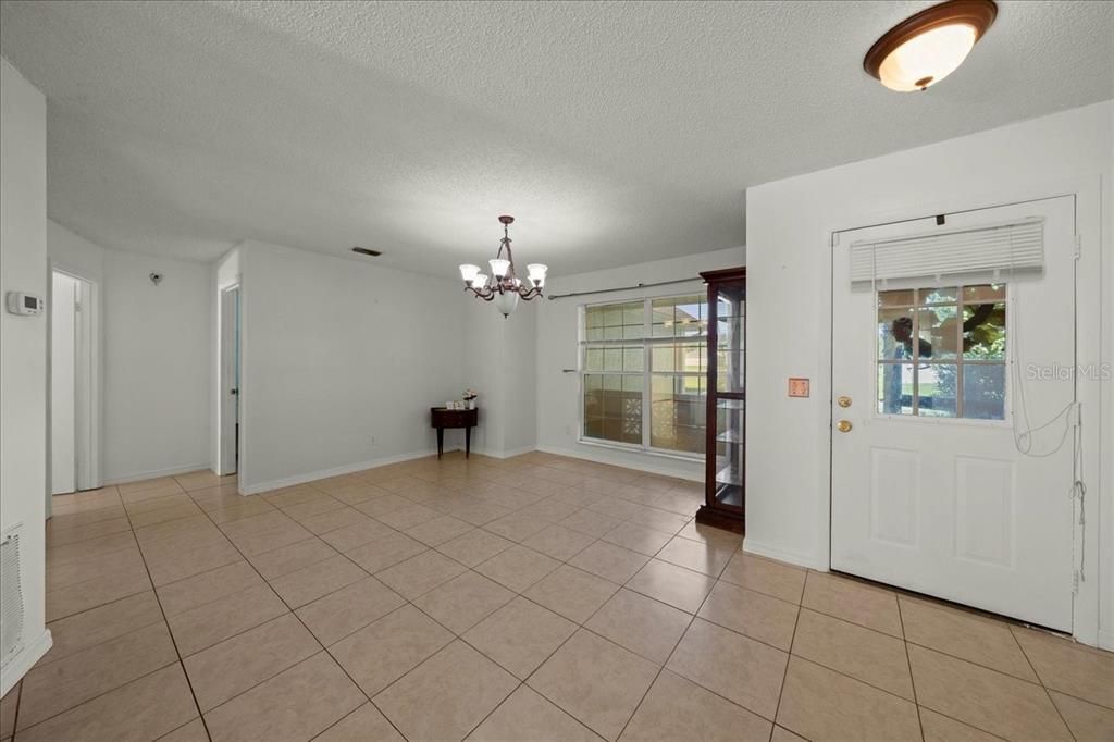 En Venta: $235,000 (3 camas, 2 baños, 1658 Pies cuadrados)
