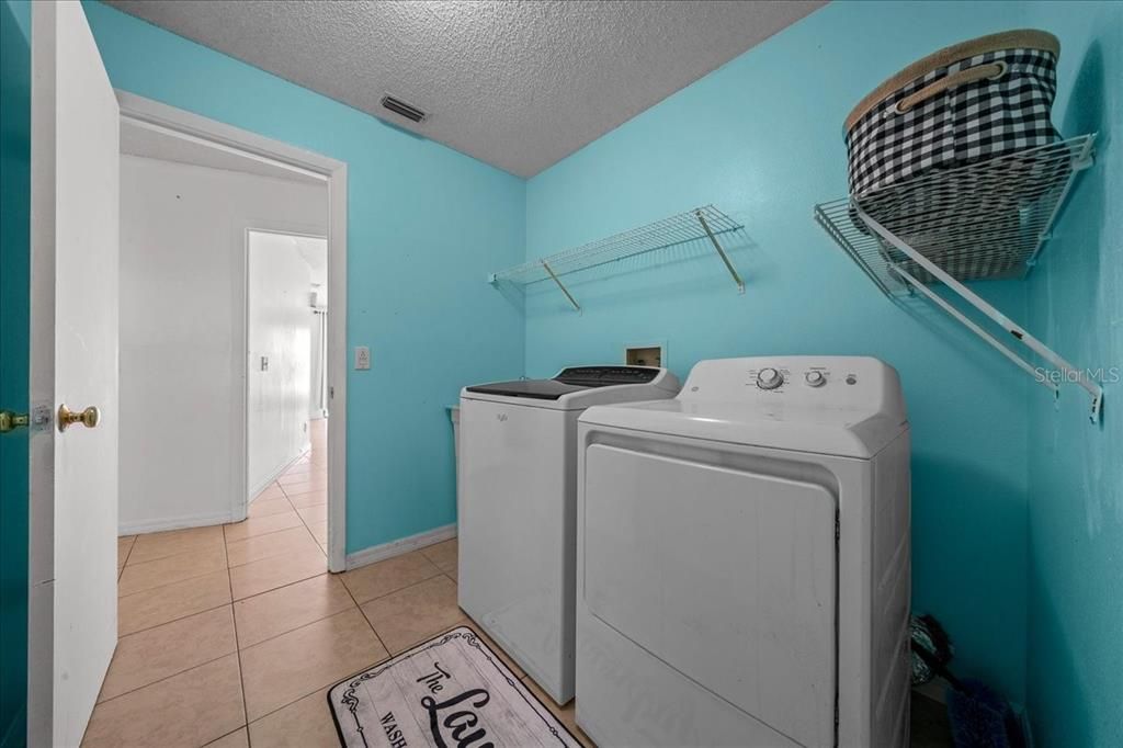 En Venta: $235,000 (3 camas, 2 baños, 1658 Pies cuadrados)