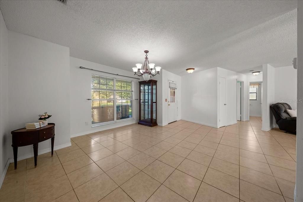 En Venta: $235,000 (3 camas, 2 baños, 1658 Pies cuadrados)