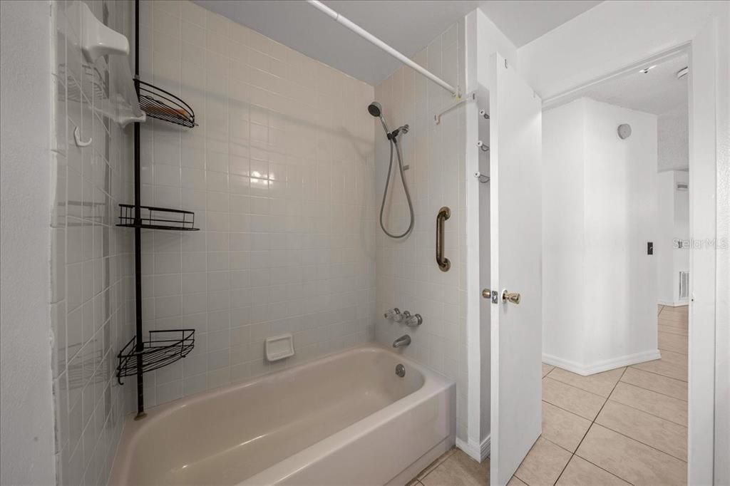 En Venta: $235,000 (3 camas, 2 baños, 1658 Pies cuadrados)