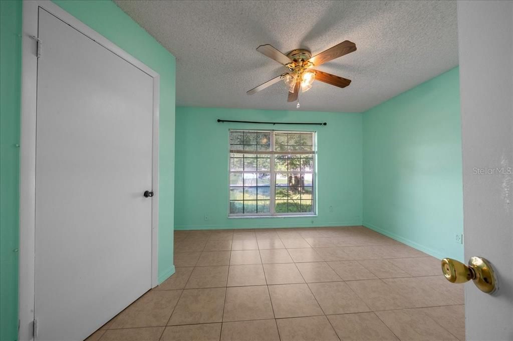 En Venta: $235,000 (3 camas, 2 baños, 1658 Pies cuadrados)