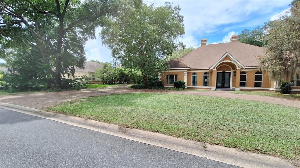 For Sale: $650,000 (4 beds, 5 baths, 3485 Square Feet)