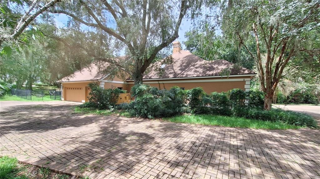 For Sale: $650,000 (4 beds, 5 baths, 3485 Square Feet)