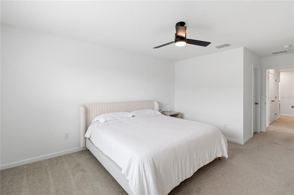 For Rent: $2,900 (4 beds, 2 baths, 1678 Square Feet)