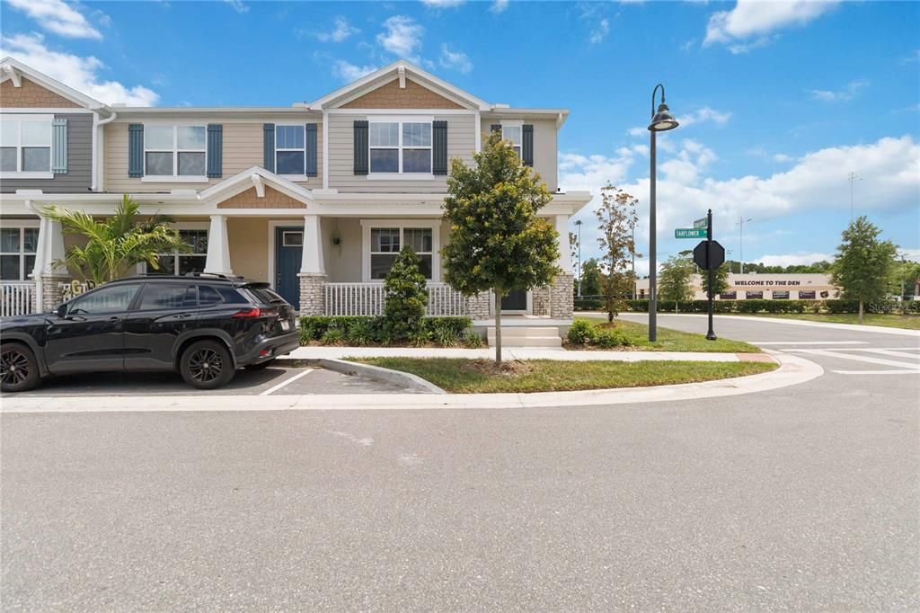 For Rent: $2,900 (4 beds, 2 baths, 1678 Square Feet)