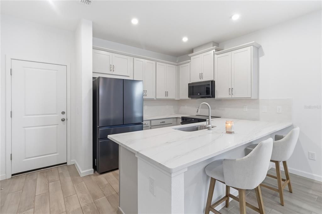 For Rent: $2,900 (4 beds, 2 baths, 1678 Square Feet)