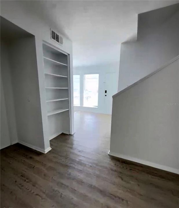 For Sale: $116,500 (2 beds, 2 baths, 1211 Square Feet)