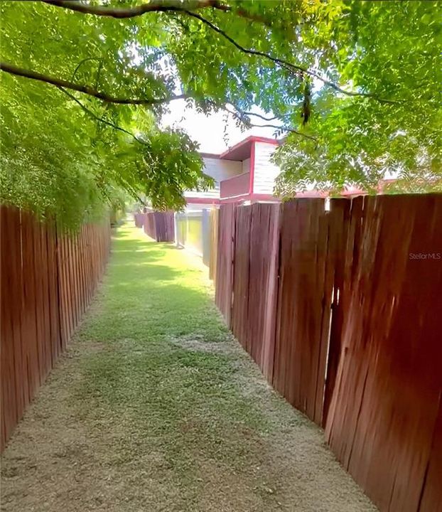 For Sale: $116,500 (2 beds, 2 baths, 1211 Square Feet)