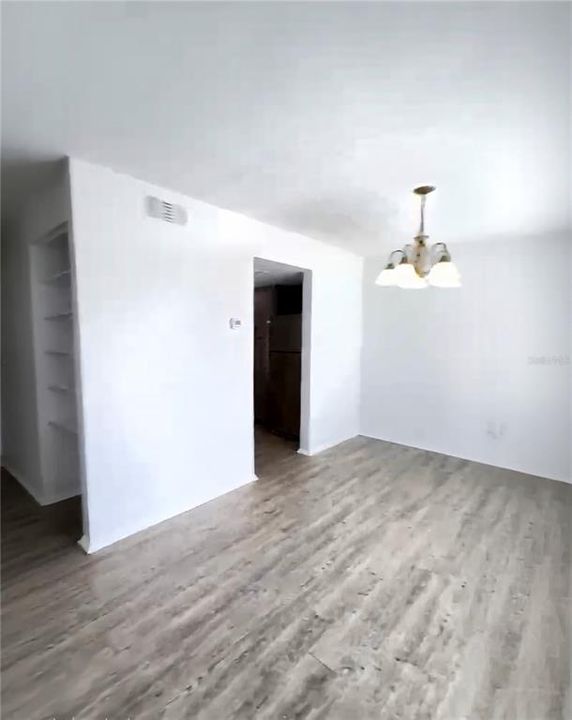 For Sale: $116,500 (2 beds, 2 baths, 1211 Square Feet)