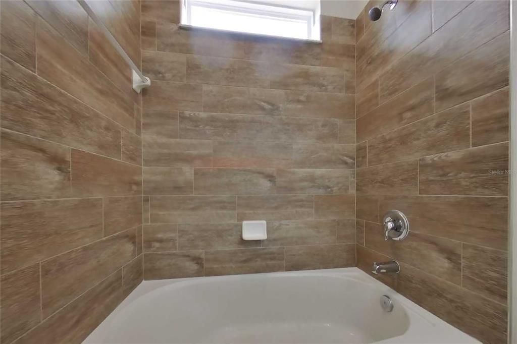 For Rent: $2,249 (4 beds, 2 baths, 1801 Square Feet)