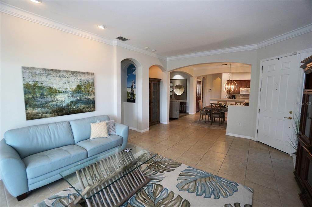 For Sale: $329,900 (2 beds, 2 baths, 1677 Square Feet)
