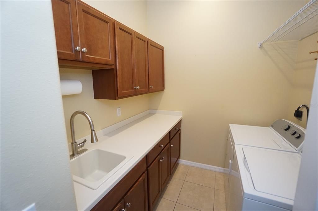 For Sale: $329,900 (2 beds, 2 baths, 1677 Square Feet)