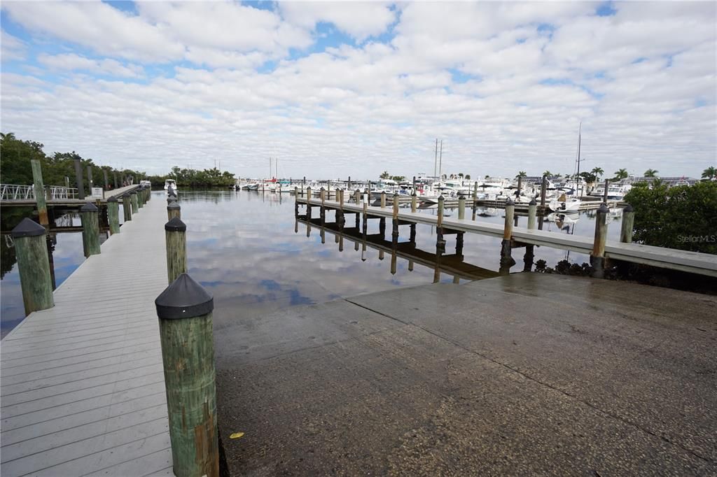 For Sale: $329,900 (2 beds, 2 baths, 1677 Square Feet)