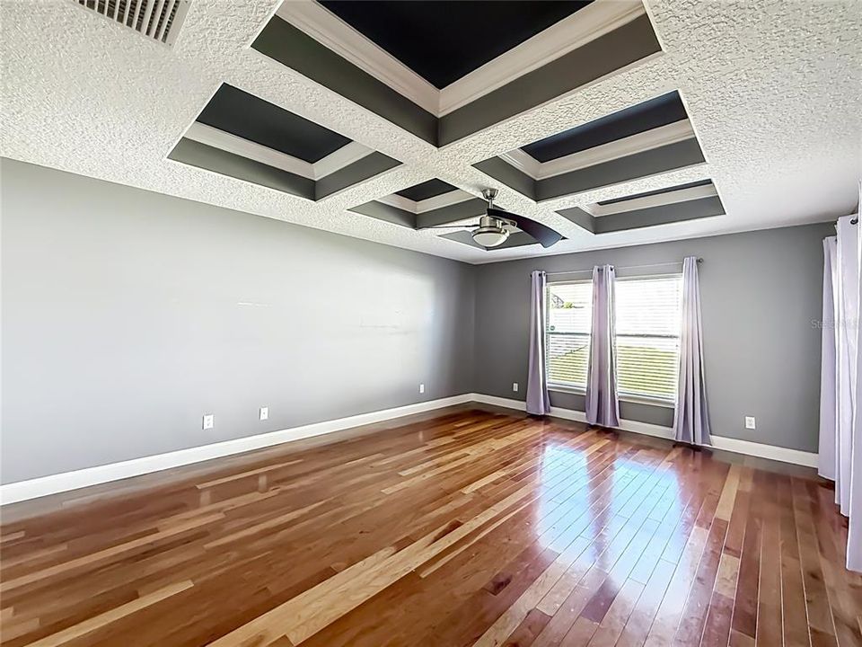 На продажу: $395,000 (4 спален, 2 ванн, 2420 Квадратных фут)