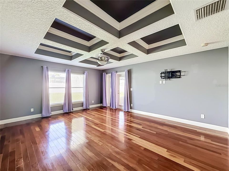На продажу: $395,000 (4 спален, 2 ванн, 2420 Квадратных фут)