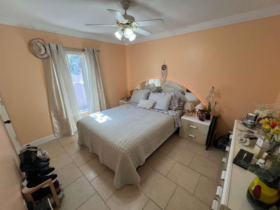 For Rent: $2,200 (3 beds, 2 baths, 1200 Square Feet)