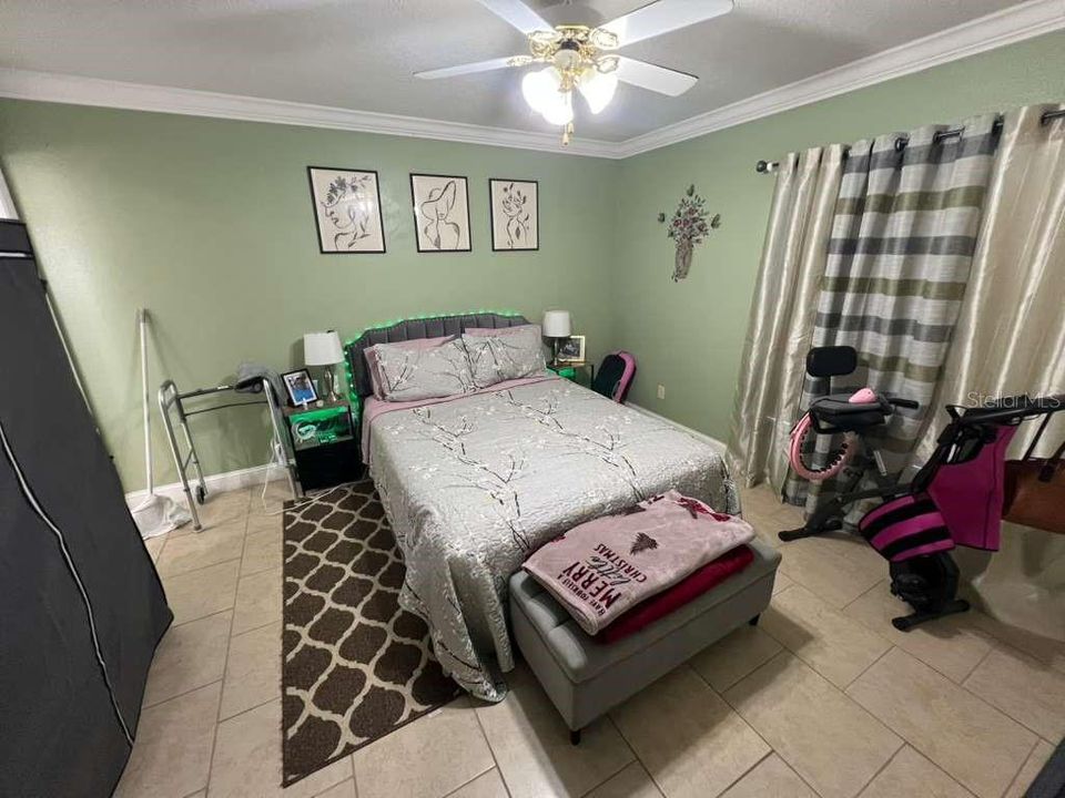 For Rent: $2,200 (3 beds, 2 baths, 1200 Square Feet)