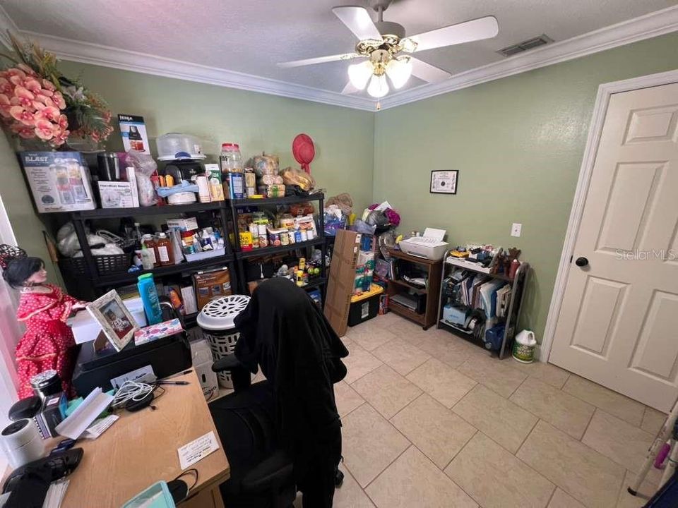 For Rent: $2,200 (3 beds, 2 baths, 1200 Square Feet)