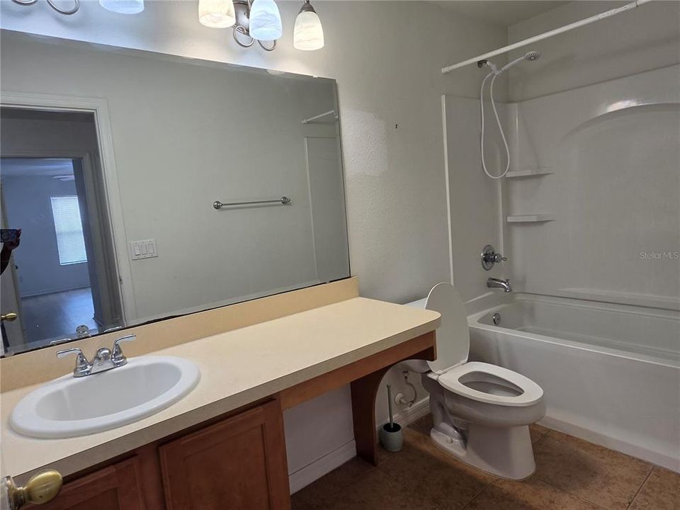 For Rent: $2,200 (3 beds, 2 baths, 1661 Square Feet)