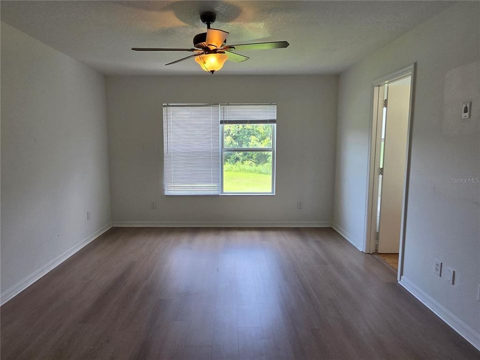 For Rent: $2,200 (3 beds, 2 baths, 1661 Square Feet)