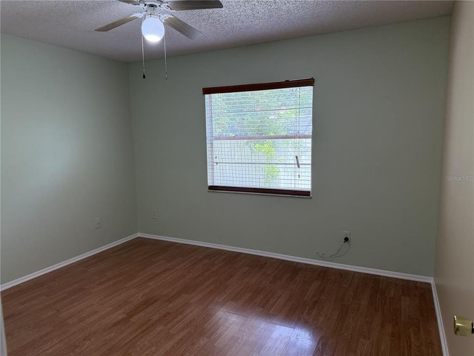 For Rent: $1,700 (2 beds, 1 baths, 900 Square Feet)