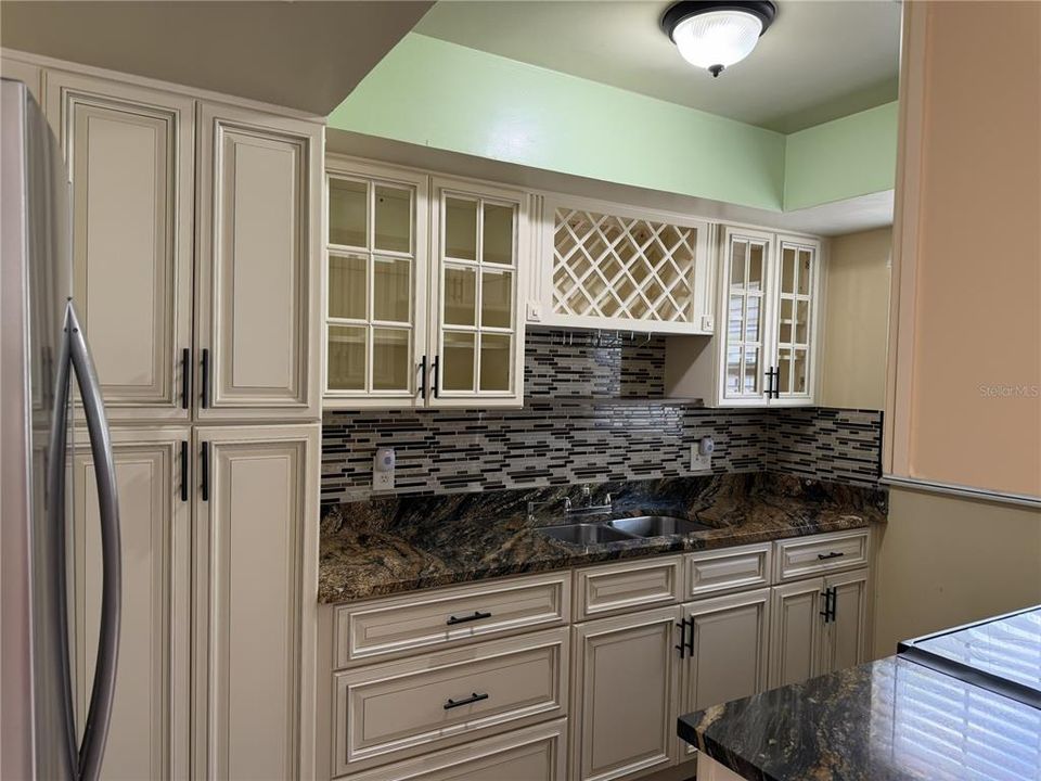 For Rent: $1,700 (2 beds, 1 baths, 900 Square Feet)