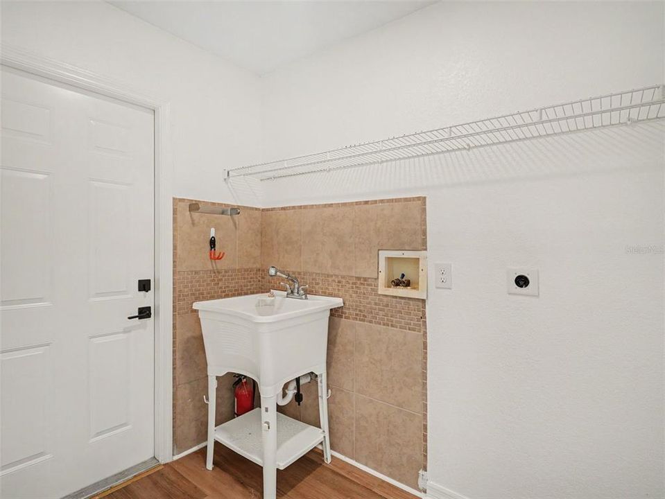 For Sale: $315,000 (3 beds, 2 baths, 1837 Square Feet)
